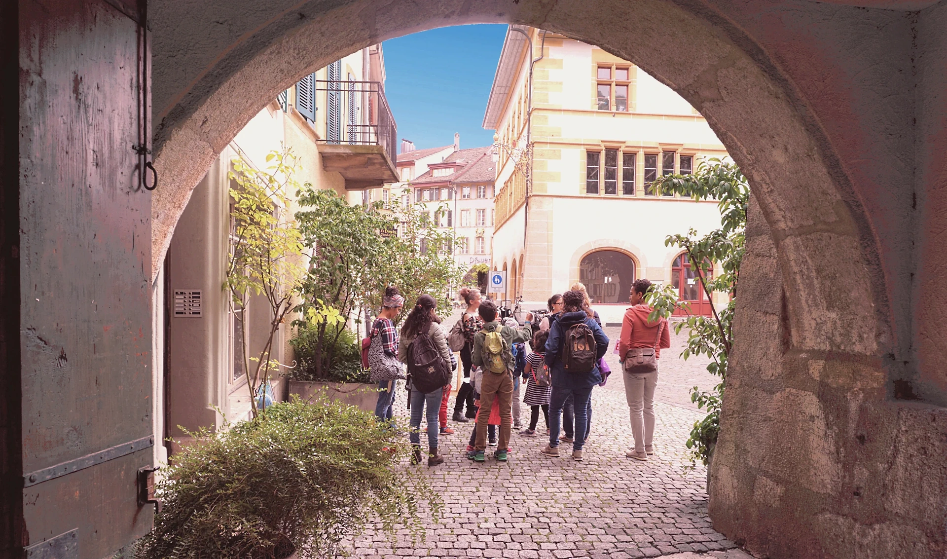 Historische Arkade in der Altstadt von Biel – Mittelalterliche Stadtführungen durch die historischen Städte der Schweiz